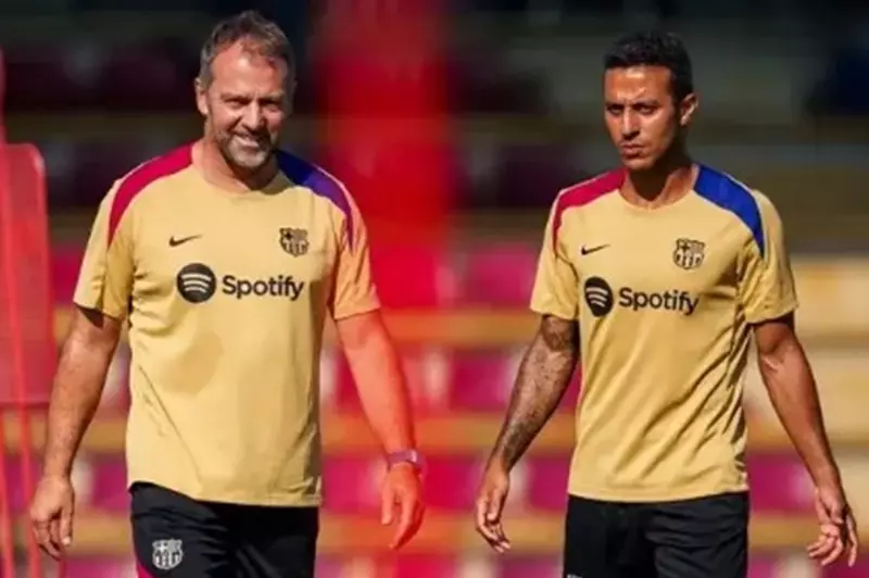 برشلونة يخطط لاستعادة تياجو ألكانتارا في إطار مشروع مميز برشلونة يخطط لاستعادة تياجو ألكانتارا في إطار مشروع مميز