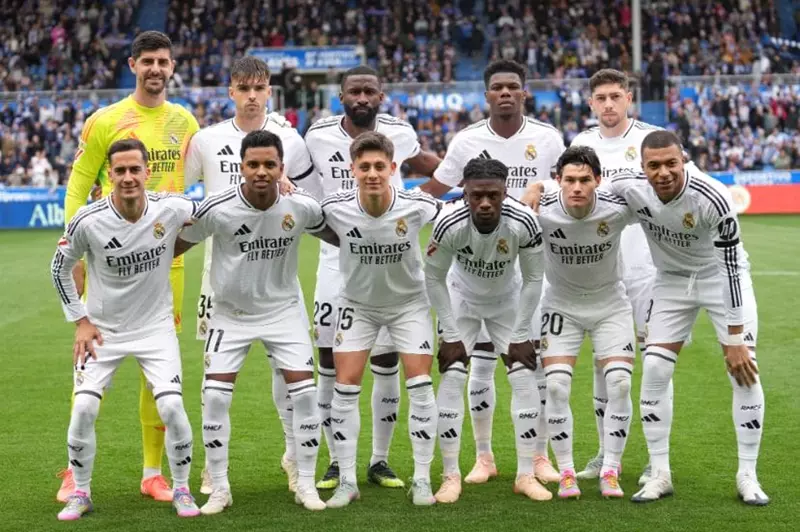 ريال مدريد يعقد صفقة بيع محتملة لأحد نجومه: هل سيكون اسمك أحد الخيارين؟ ريال مدريد يعقد صفقة بيع محتملة لأحد نجومه: هل سيكون اسمك أحد الخيارين؟