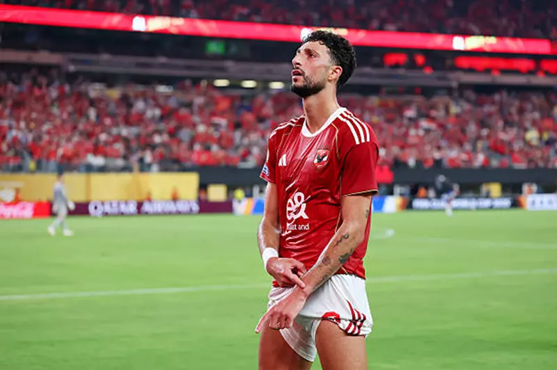 حياة وسام أبو علي في الأهلي: التحولات المثيرة قبل وبعد انضمامه للنادي حياة وسام أبو علي في الأهلي: التحولات المثيرة قبل وبعد انضمامه للنادي